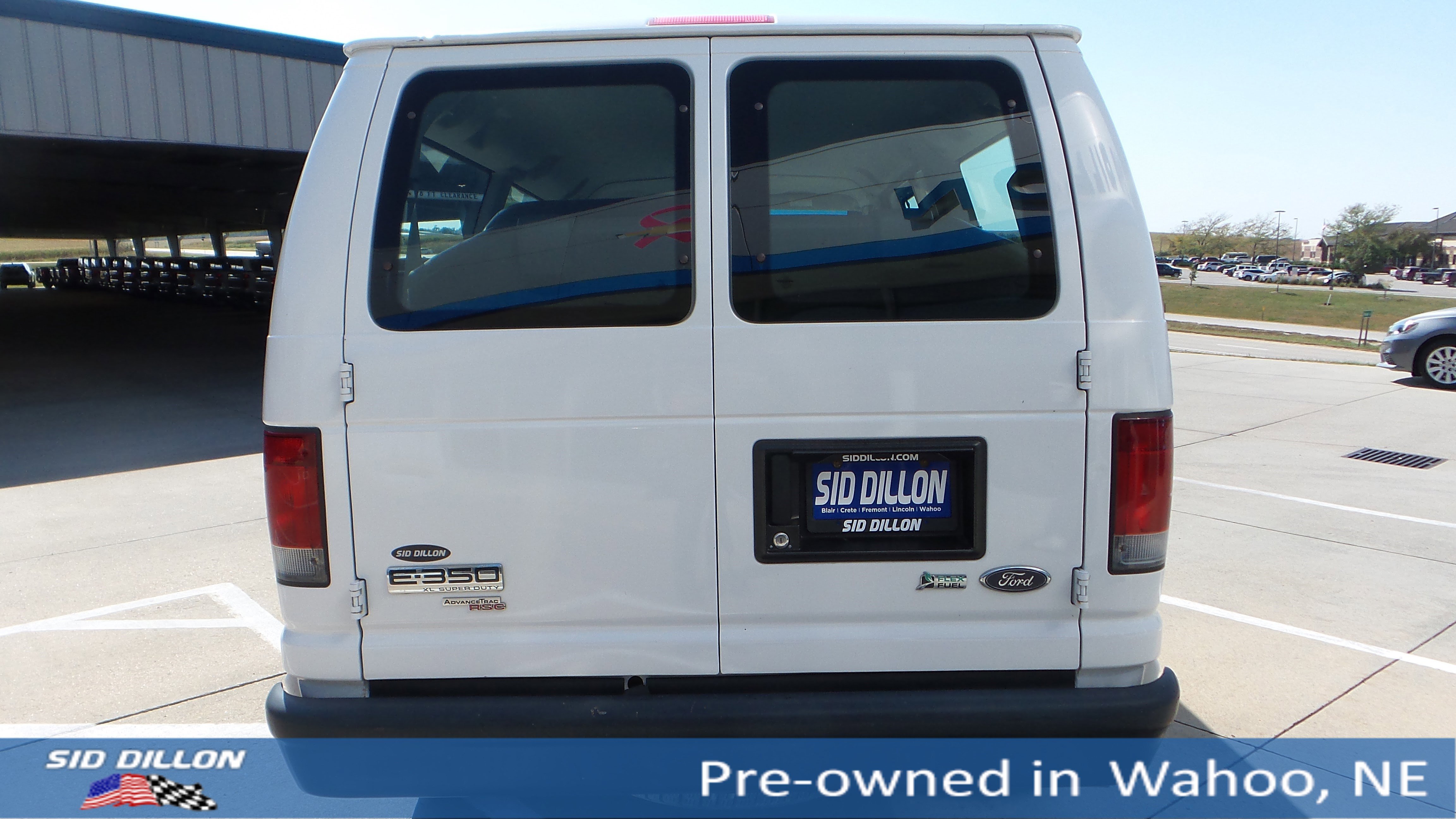 2011 Ford E-350 photo 3