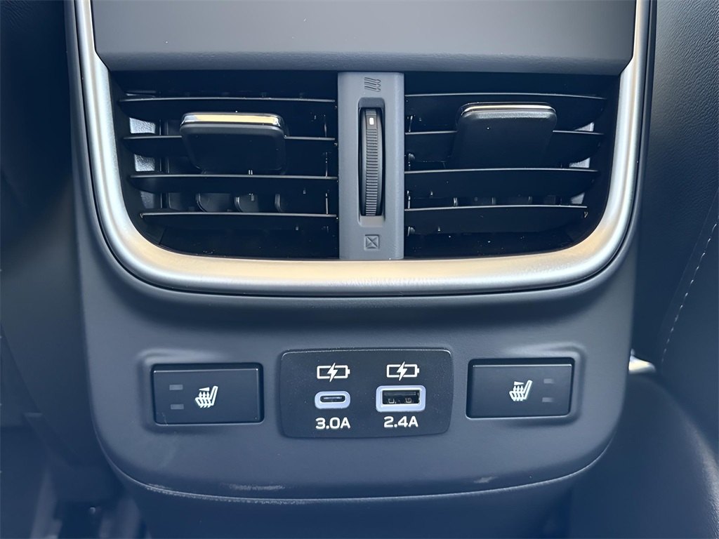 2025 Subaru Outback Touring XT photo 9