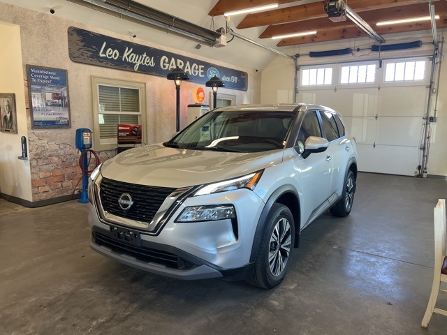 2022 Nissan Rogue SV photo 3