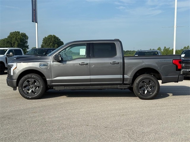 2025 Ford F-150 Lightning photo 2