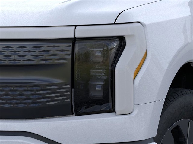 2025 Ford F-150 Lightning photo 18