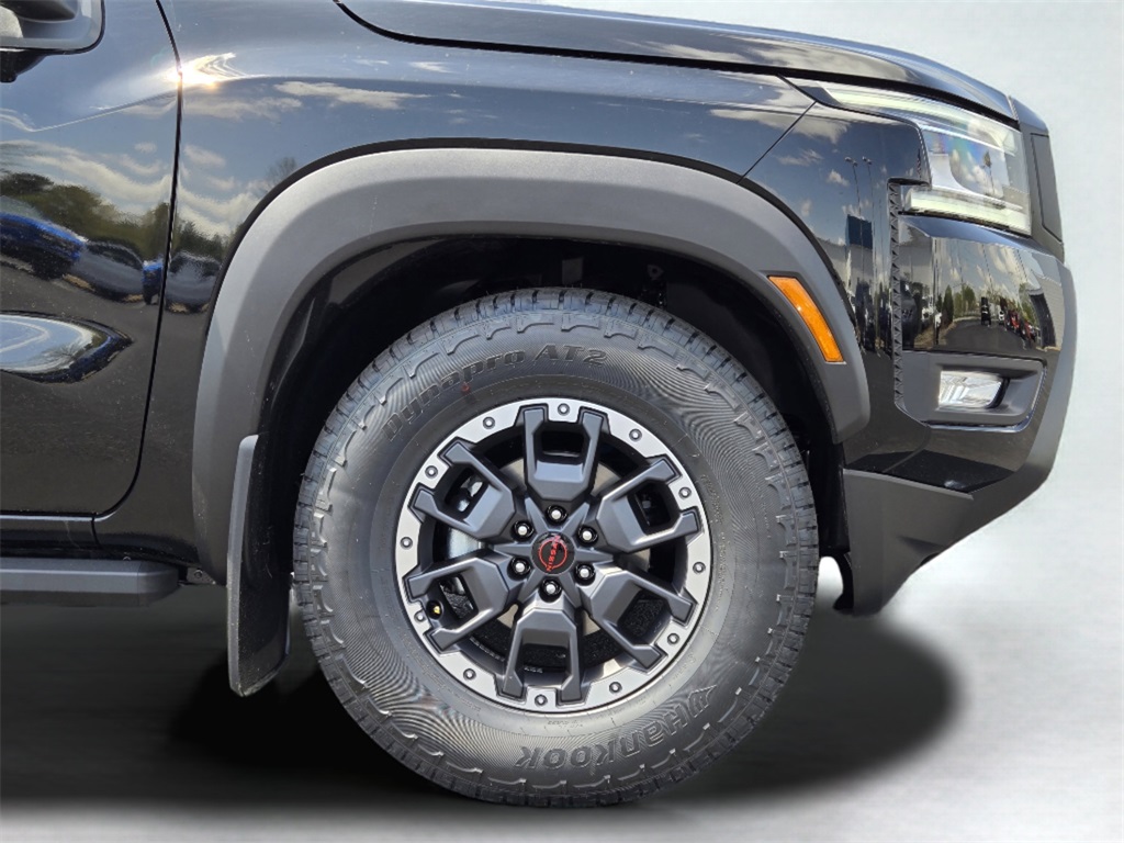 2025 Nissan Frontier PRO-X photo 7