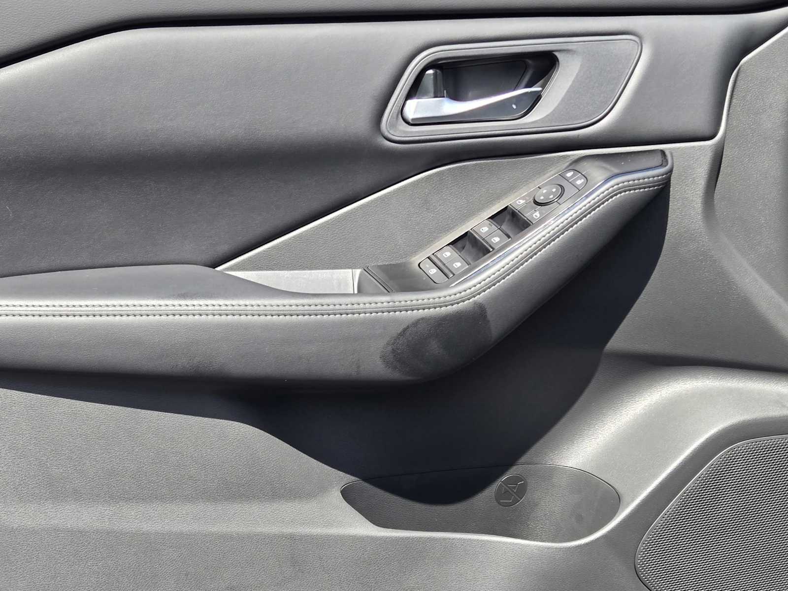 2026 Nissan Rogue SV photo 28
