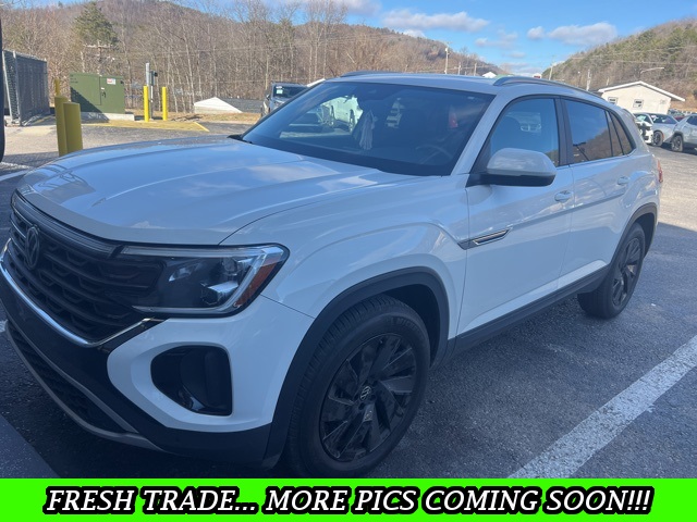 2024 Volkswagen Atlas Cross Sport SE w/Tech's photo