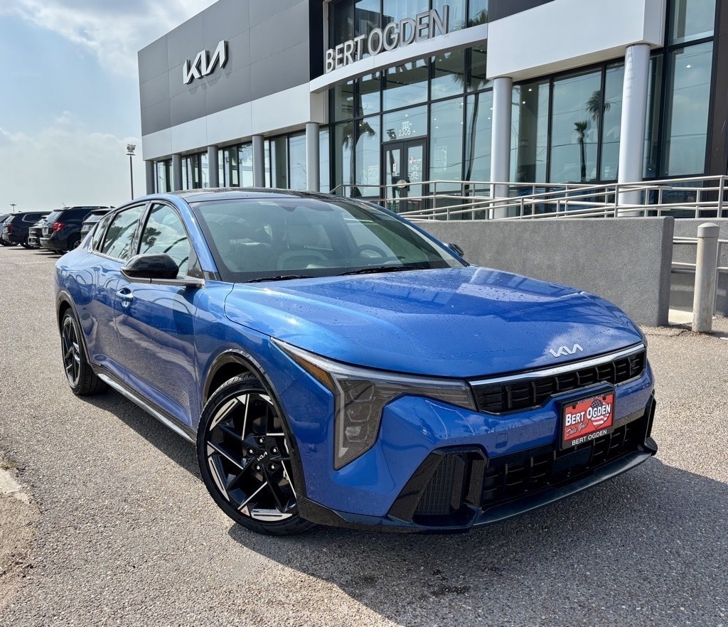 2025 Kia K4 GT-Line's photo