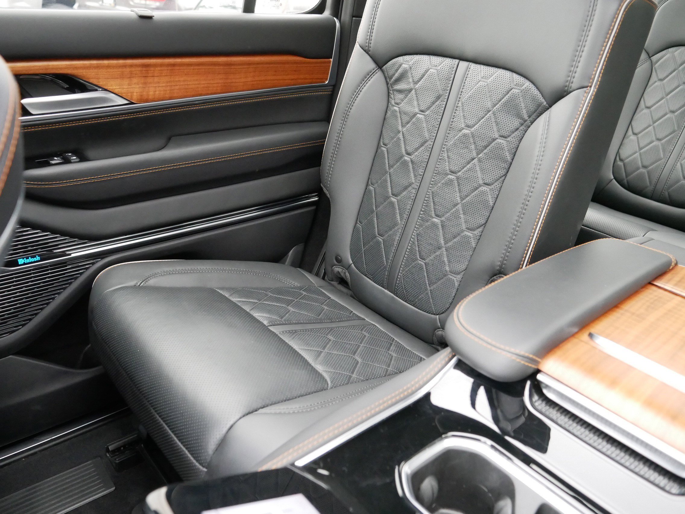 2024 Jeep Grand Wagoneer L III photo 12