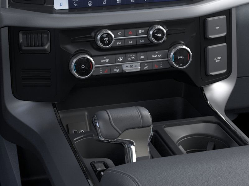 2025 Ford F-150 Lightning XLT photo 15
