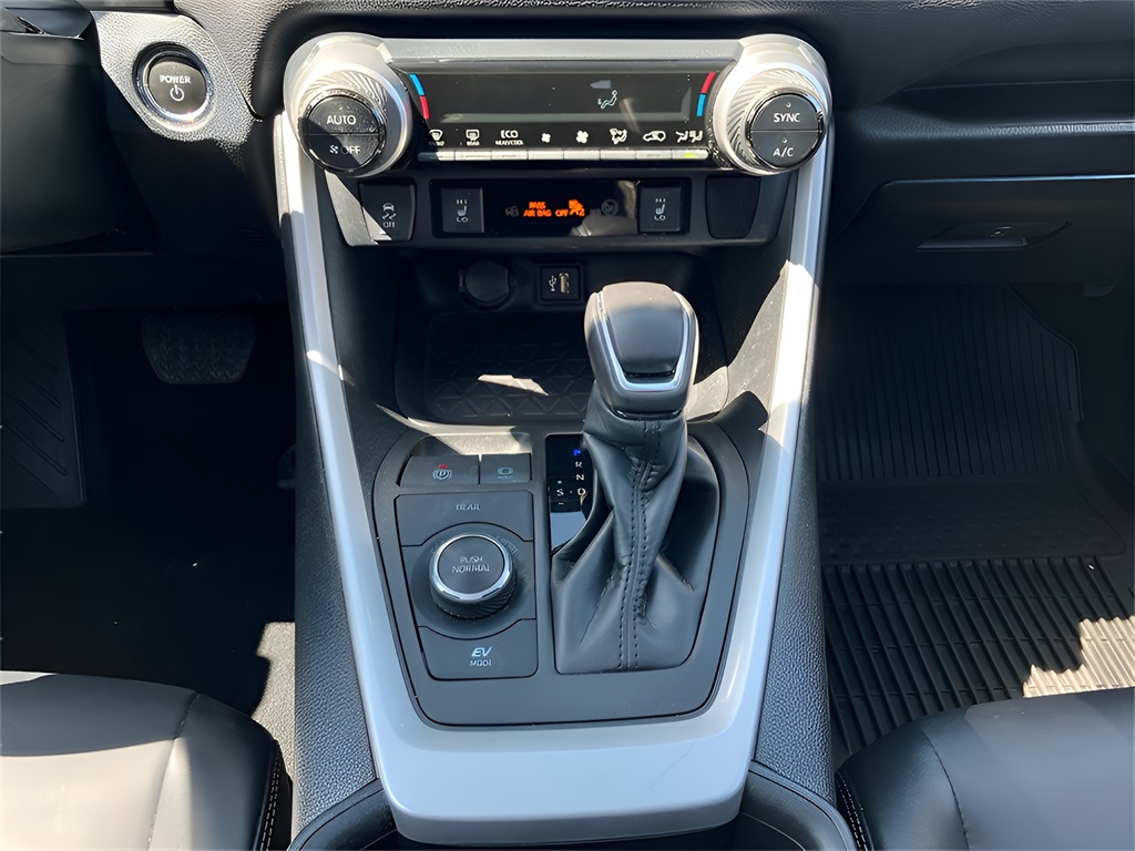 2023 Toyota RAV4 Hybrid XLE Premium photo 16