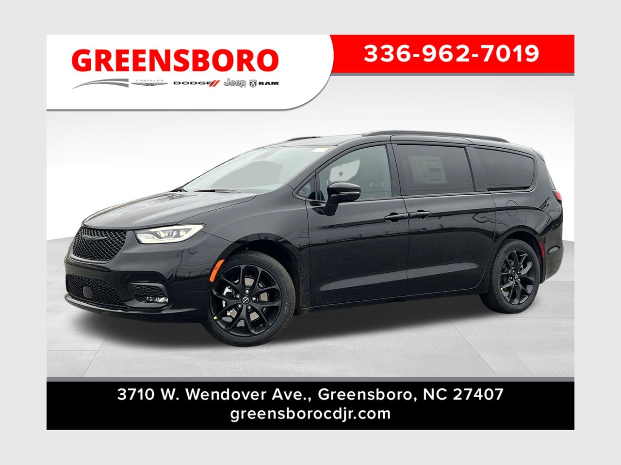 2026 Chrysler Pacifica Select's photo