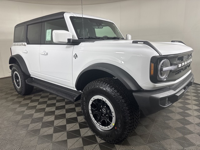2025 Ford Bronco 4-Door Outer Banks's photo