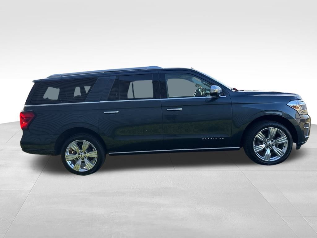 2022 Ford Expedition MAX Platinum photo 5