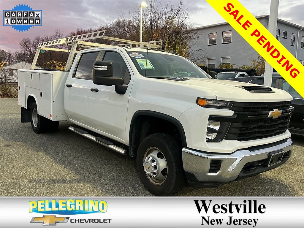 2024 Chevrolet Silverado 3500 Chassis Cab Work Truck's photo