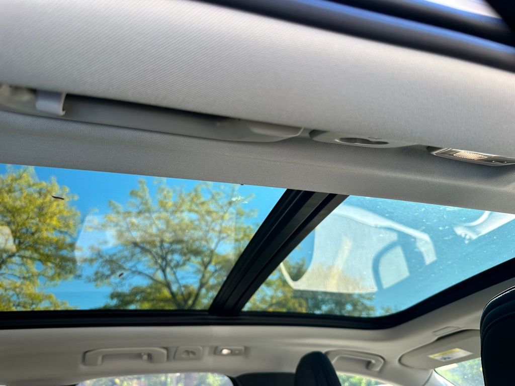 2025 Volvo XC60 B5 Plus photo 10