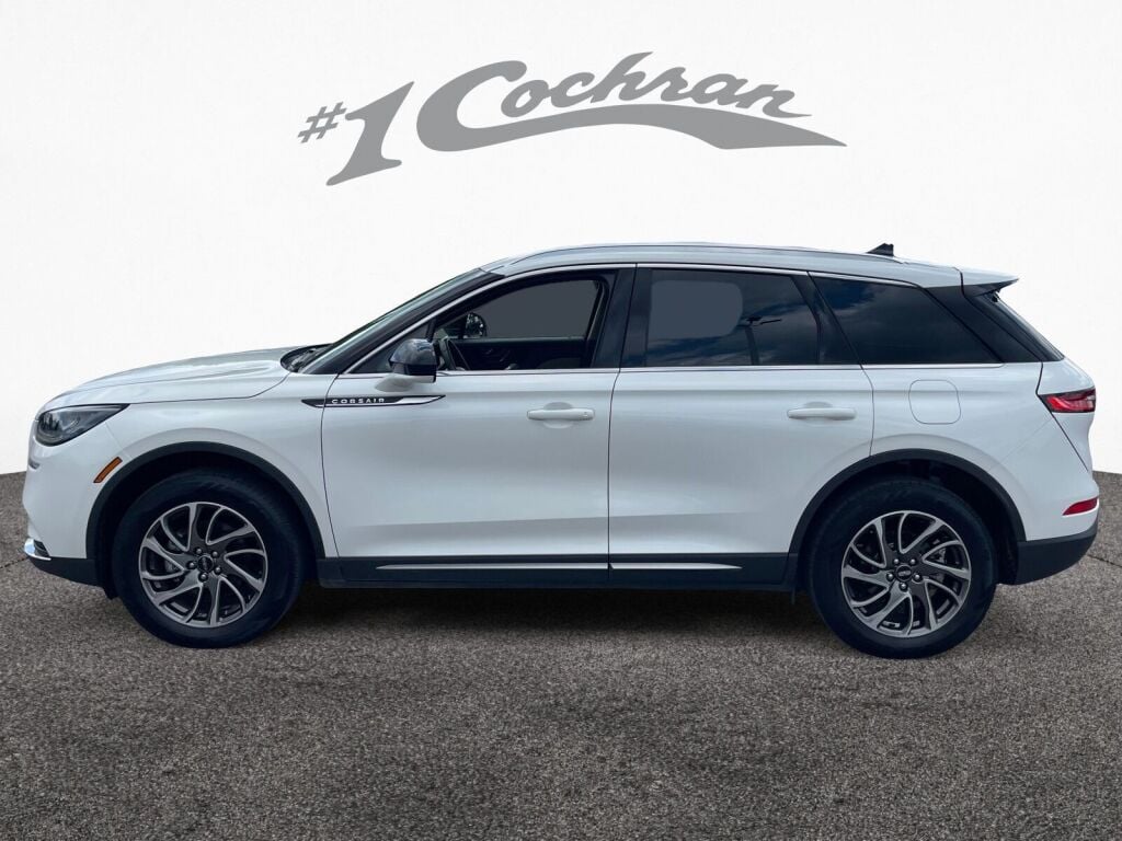 2021 Lincoln Corsair Standard photo 4