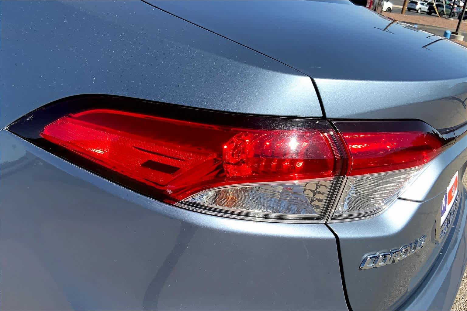 2021 Toyota Corolla Hybrid LE photo 24