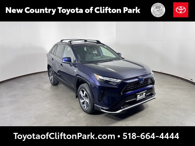 2023 Toyota RAV4 SE's photo