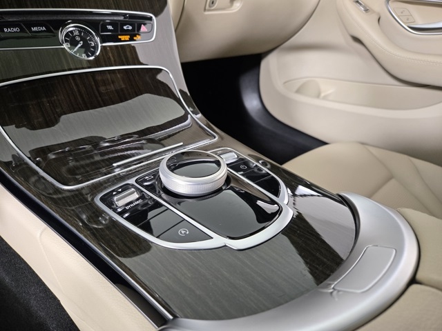 2018 Mercedes Benz C 300 4MATIC photo 22