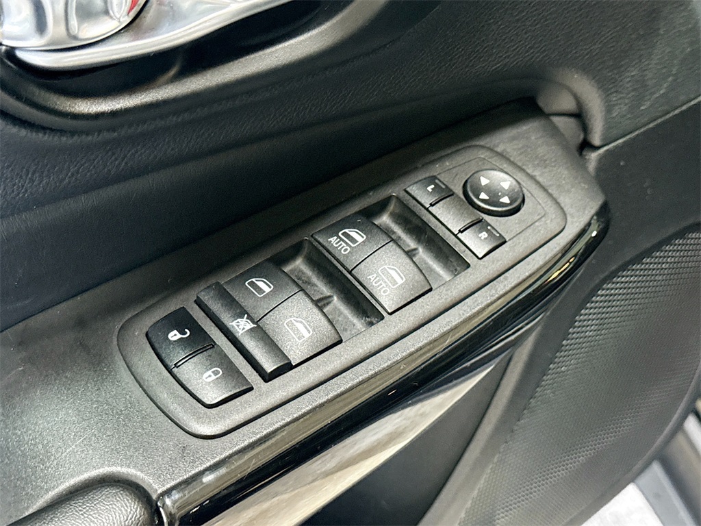 2023 Jeep Cherokee Altitude photo 12