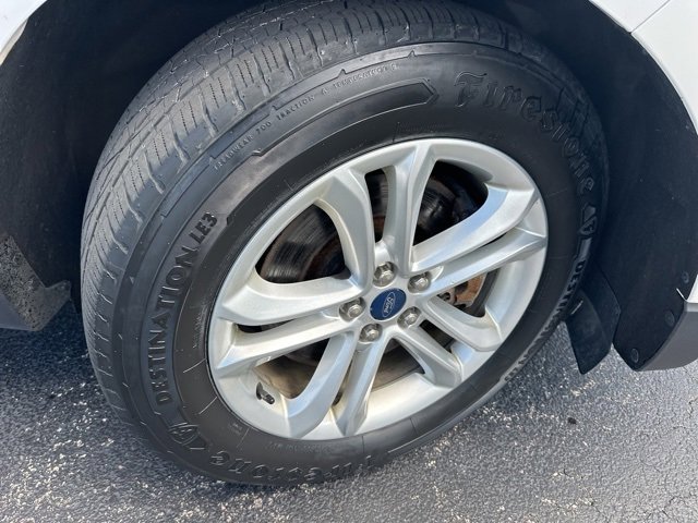 2019 Ford Edge SEL photo 8