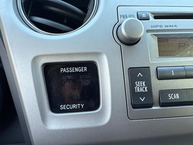 2012 Toyota Corolla Matrix L 4WD photo 24