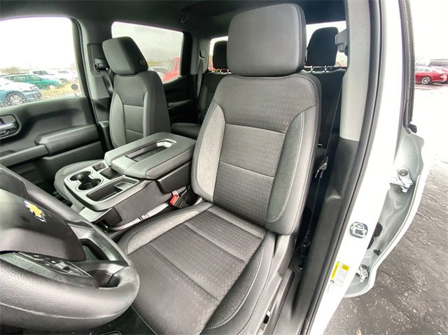 2025 Chevrolet Silverado 1500 Custom photo 2