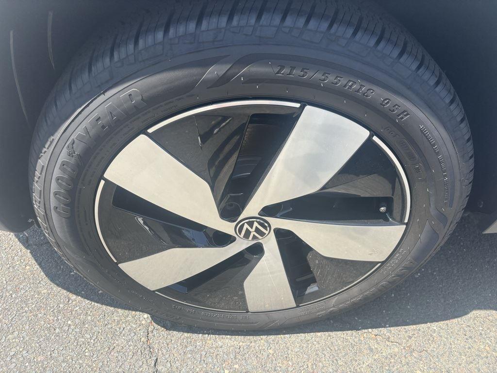 2025 Volkswagen Taos S photo 9