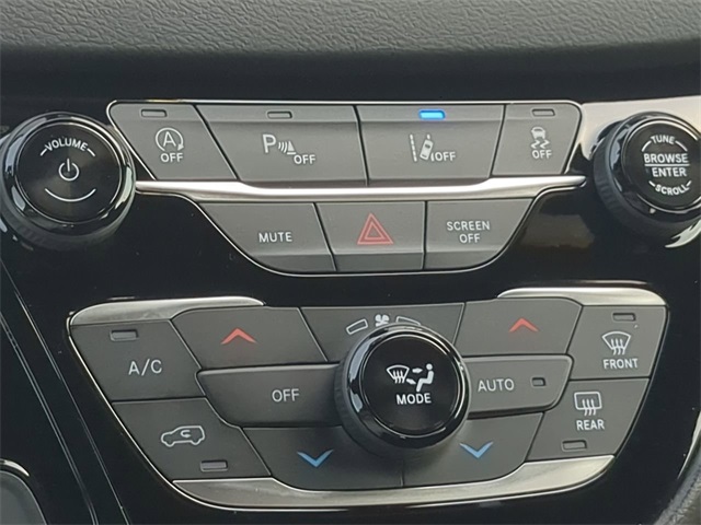 2025 Chrysler Voyager LX photo 22
