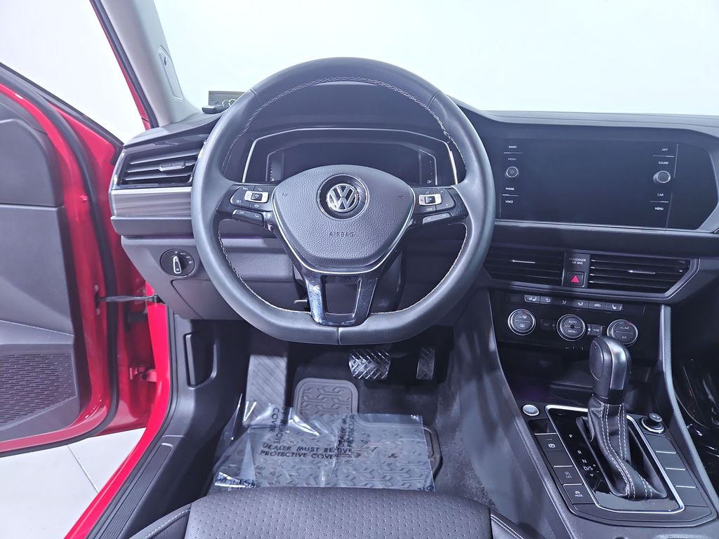 2021 Volkswagen Jetta SEL photo 12