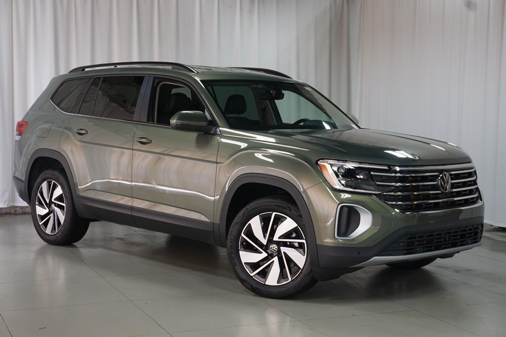 2026 Volkswagen Atlas SE Technology photo 2