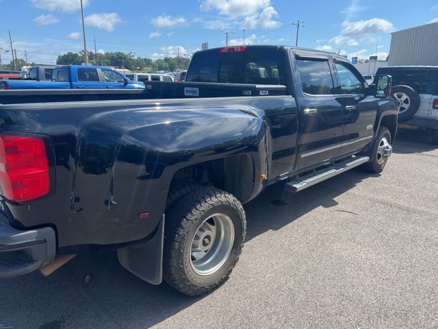 2016 Chevrolet Silverado 3500HD High Country photo 2