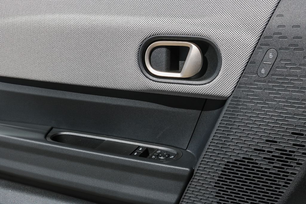 2025 Mini Cooper 2 Door Hardtop Iconic photo 16