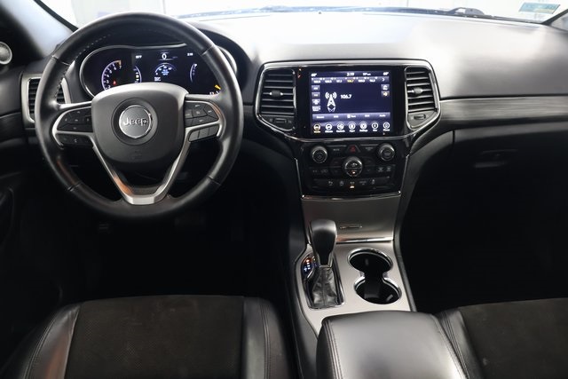 2021 Jeep Grand Cherokee Laredo X photo 2