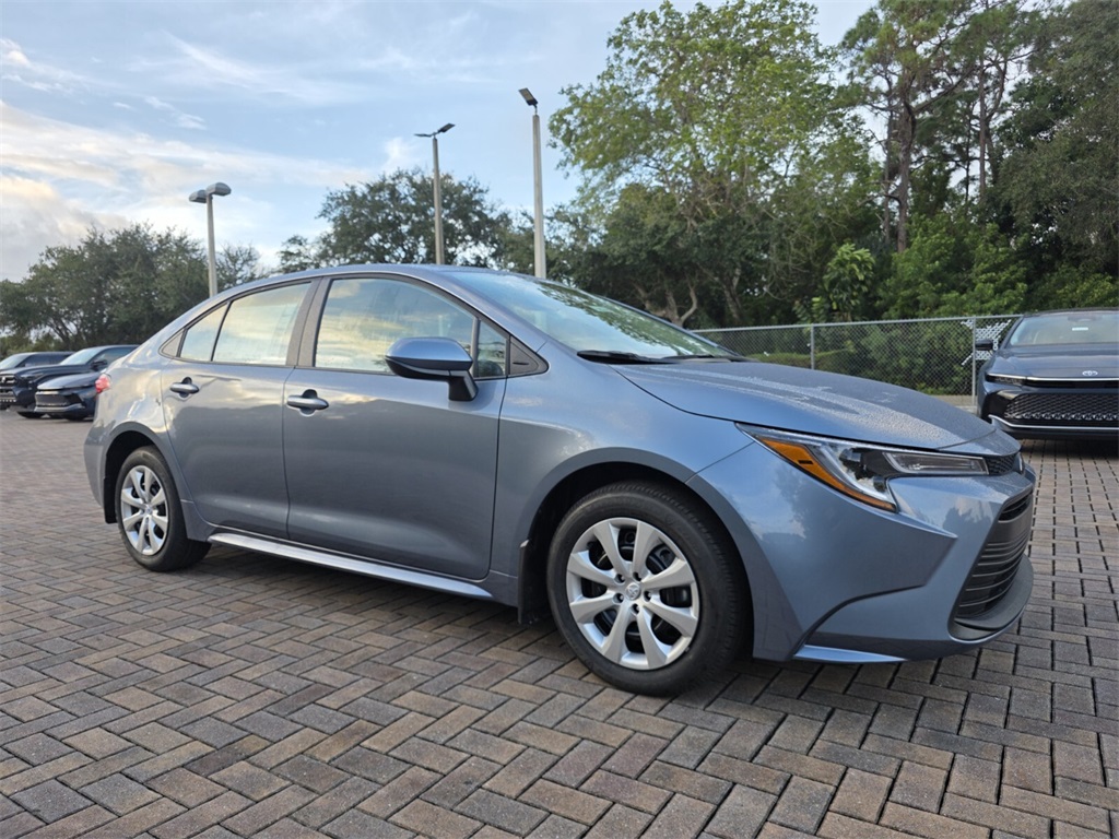 2026 Toyota Corolla LE's photo