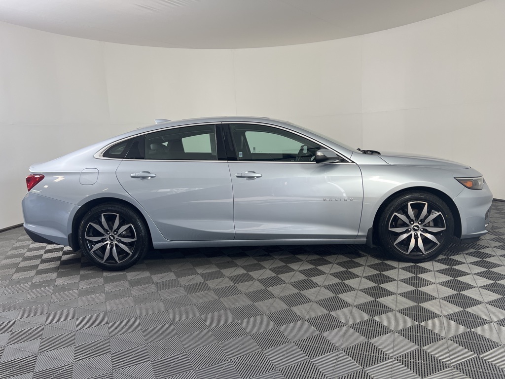2017 Chevrolet Malibu 1LT photo 21
