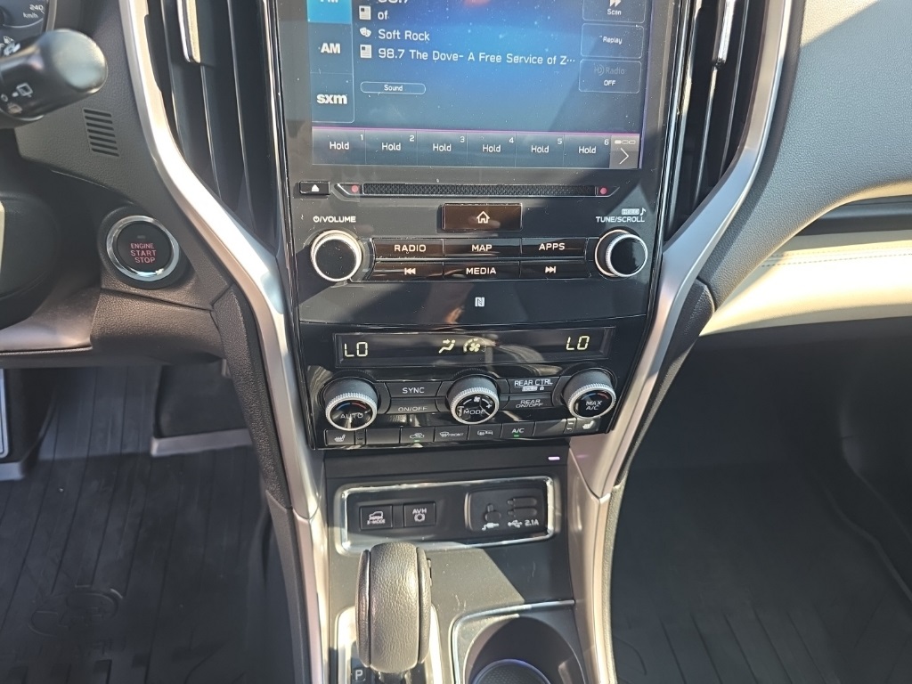 Used 2022 Ice Silver Metallic Subaru Limited image 27