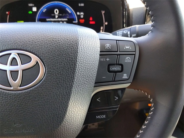 2025 Toyota Camry SE photo 23