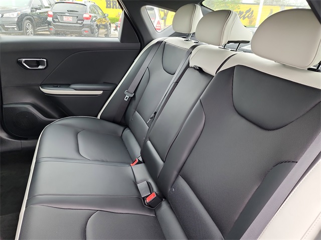 2025 Kia K4 GT-Line Turbo photo 12