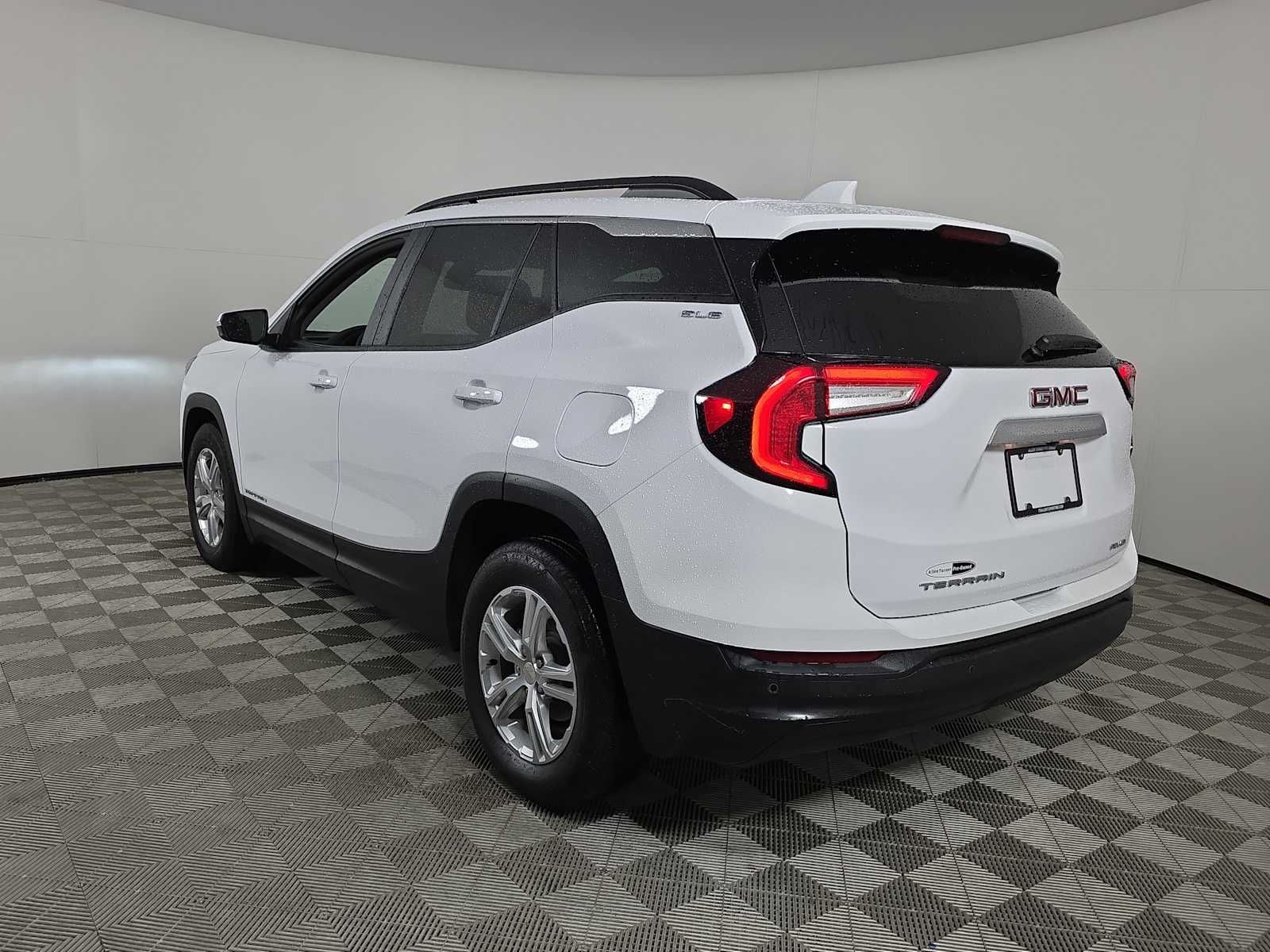 2023 Gmc Terrain SLE photo 4