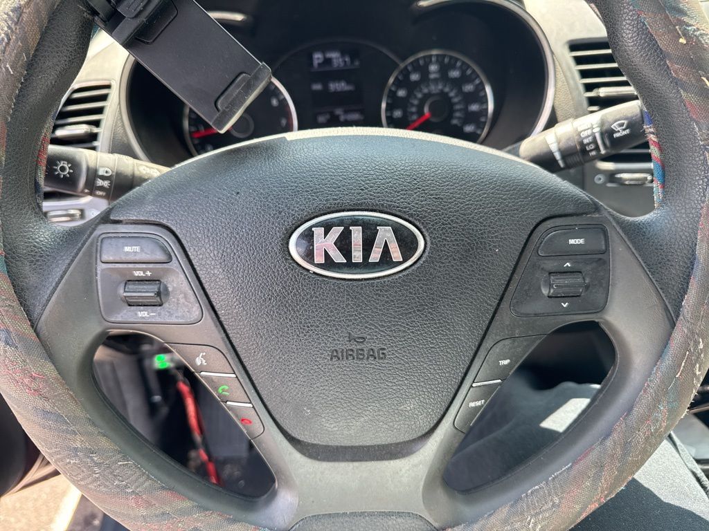 2017 Kia Forte LX Base photo 14