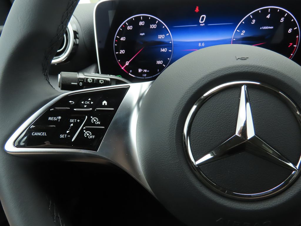 2025 Mercedes Benz GLC 300 photo 10