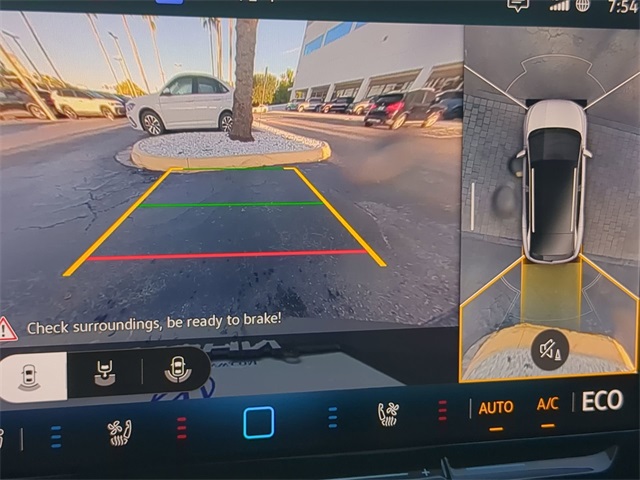 2025 Volkswagen ID.4 Pro Plus photo 24