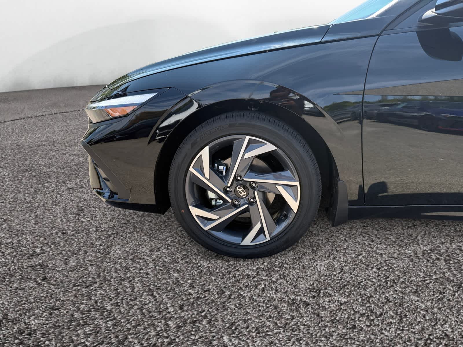 2025 Hyundai Elantra SEL Sport photo 14