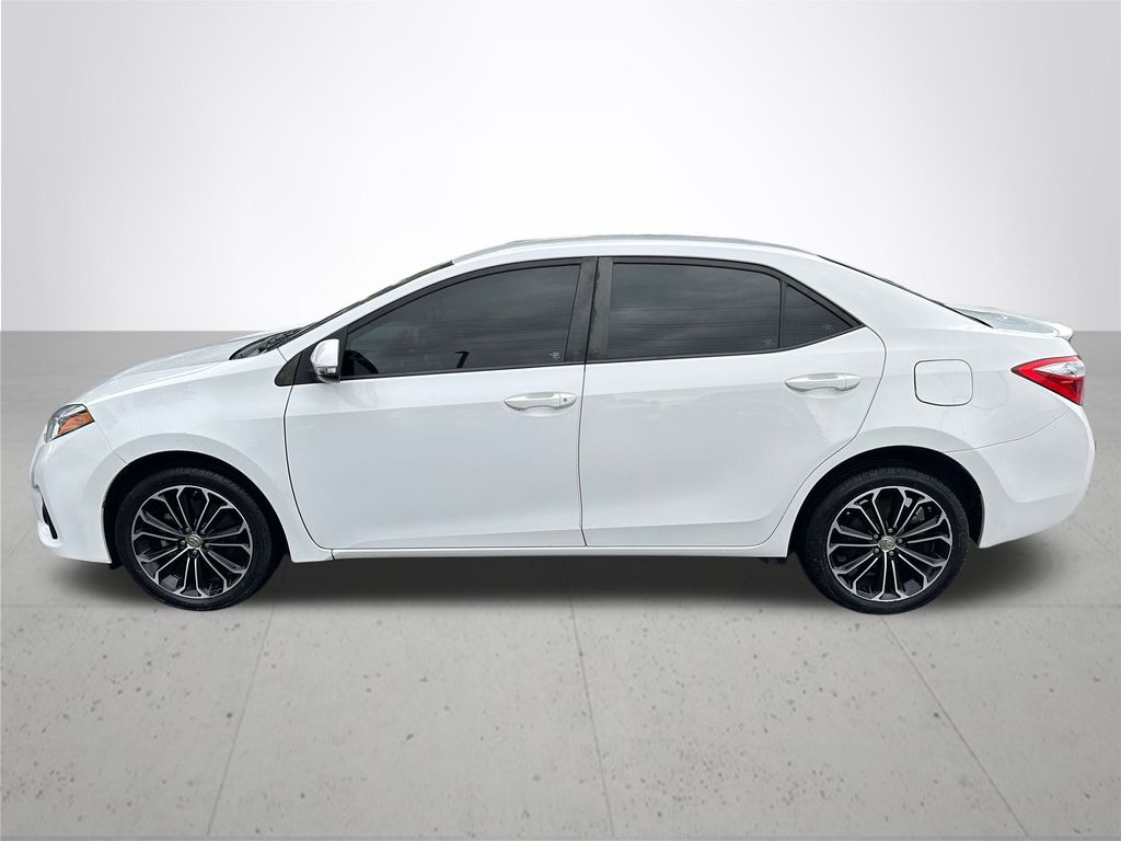 2016 Toyota Corolla Plus photo 9