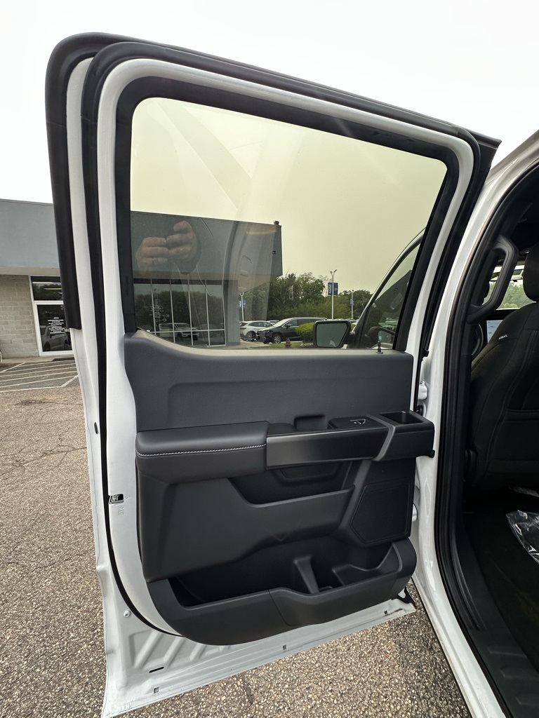 2025 Ford F-150 STX photo 7