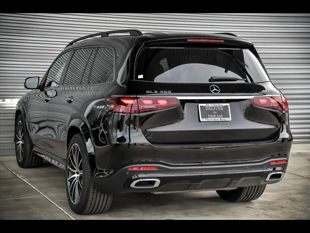 2025 Mercedes Benz GLS 450 4MATIC photo 3