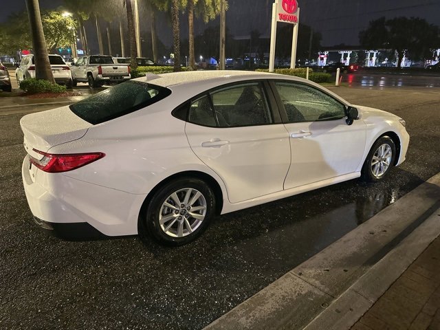 2025 Toyota Camry LE photo 7