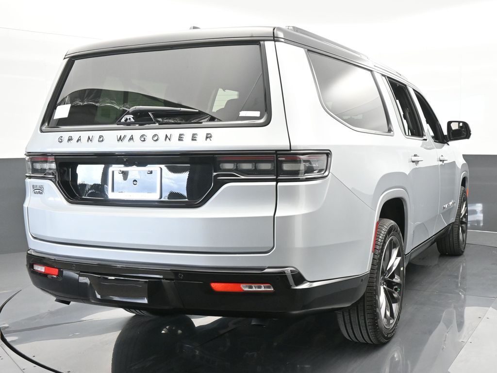 2024 Jeep Grand Wagoneer L II photo 2