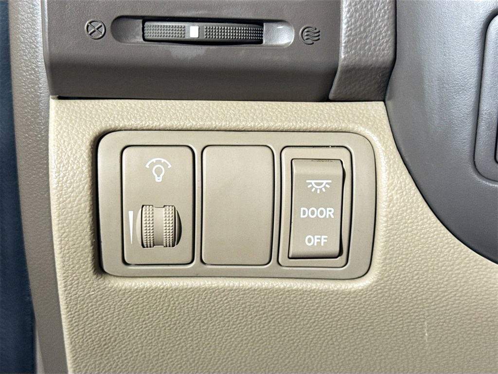 2012 Kia Sedona LX photo 29