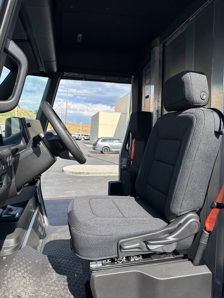 2025 Chevrolet BrightDrop 400 photo 13