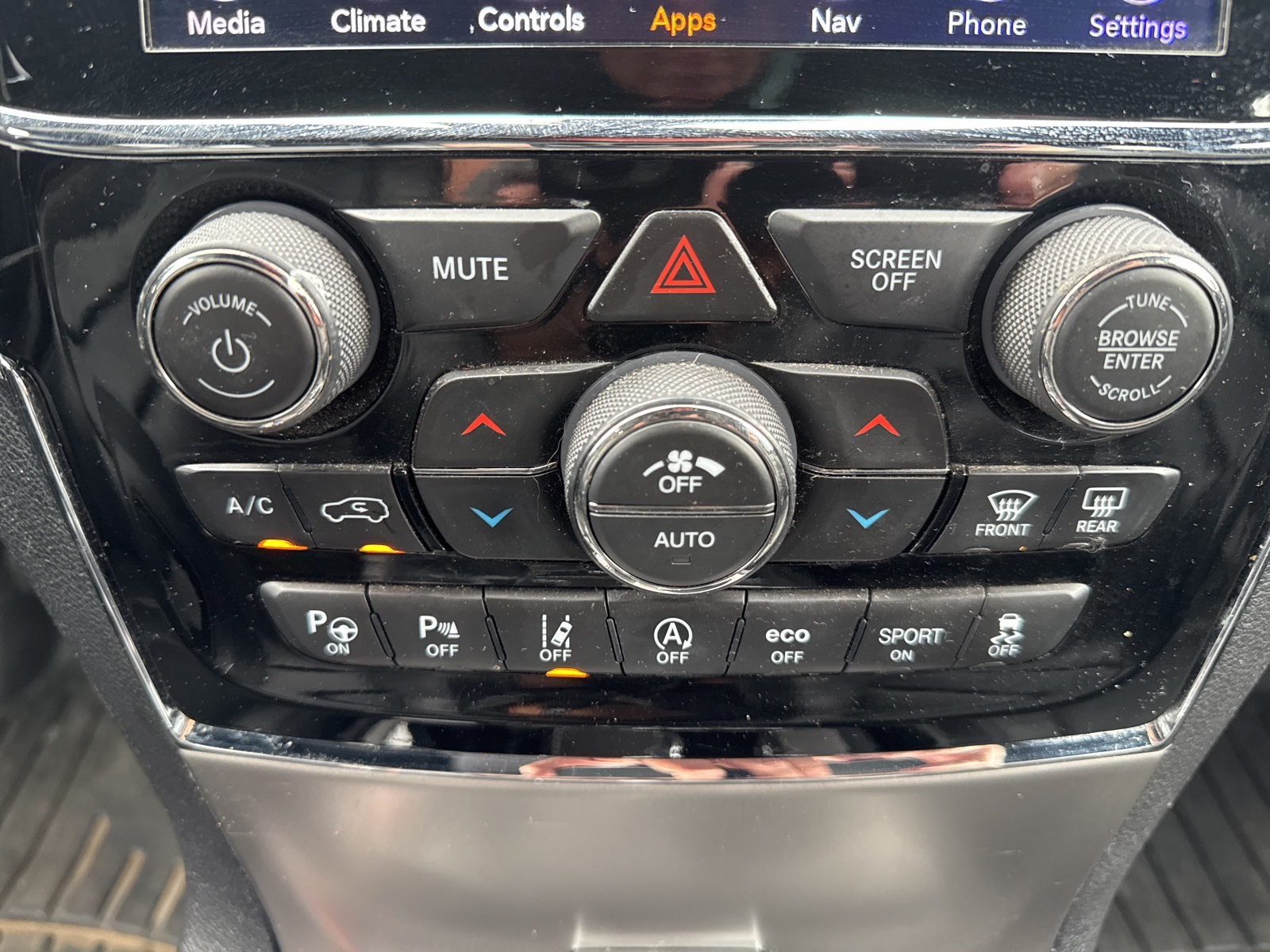 2020 Jeep Grand Cherokee Overland photo 9